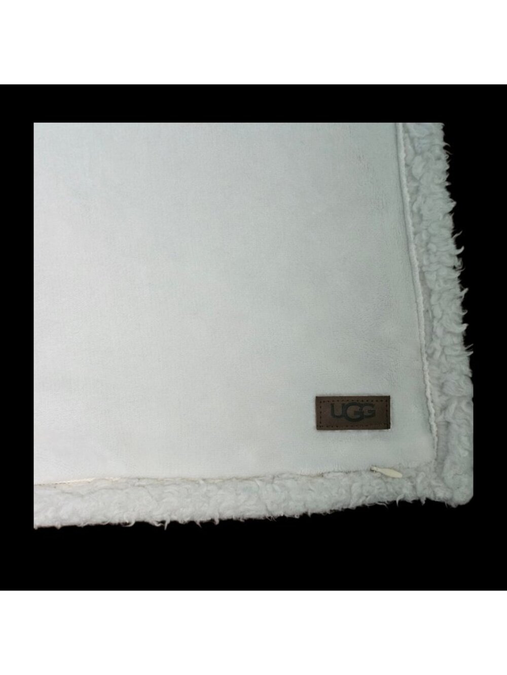 Ugg Standard Pillow Sham White Sherpa Soft Zip Closure 21x27